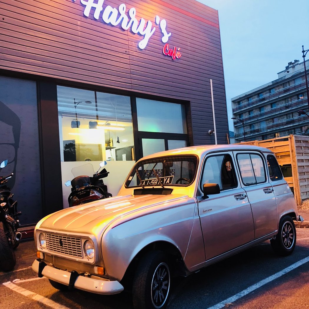 Hy's café 2